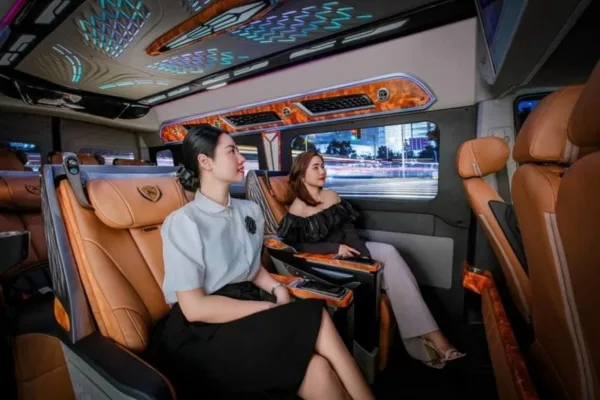 Xe đi bệnh viện limousine vip 9 chỗ xe limousine đi sài gòn